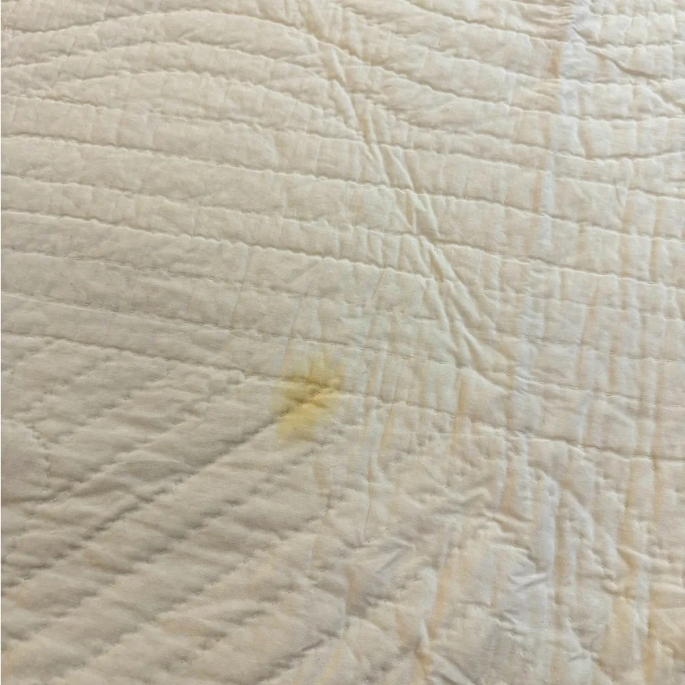 White Quilt with Pink Floral Decorative Details - Full Size - Picture 9 of 11